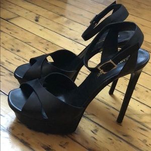 YSL “Bianca” Pump